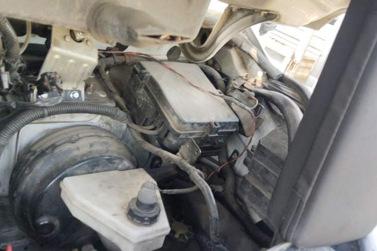 Used Iveco Daily 2024 2.5T A37M1 Mid-Range Commercial Vehicle Long Wheelbase Mid-Roof Design Single-Tire Side-Swing Door Engine Bay Left