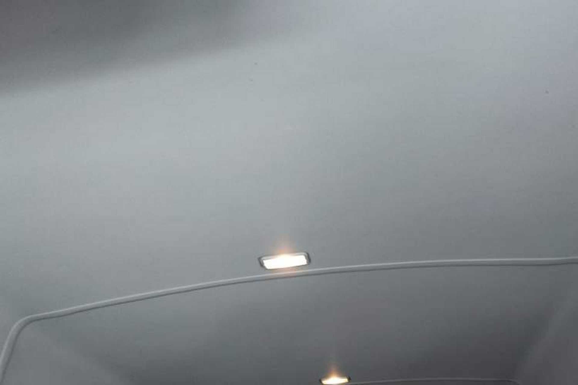 Used Iveco Daily 2024 2.5T A37M1 Mid-Range Commercial Vehicle Long Wheelbase Mid-Roof Design Single-Tire Side-Swing Door Headliner