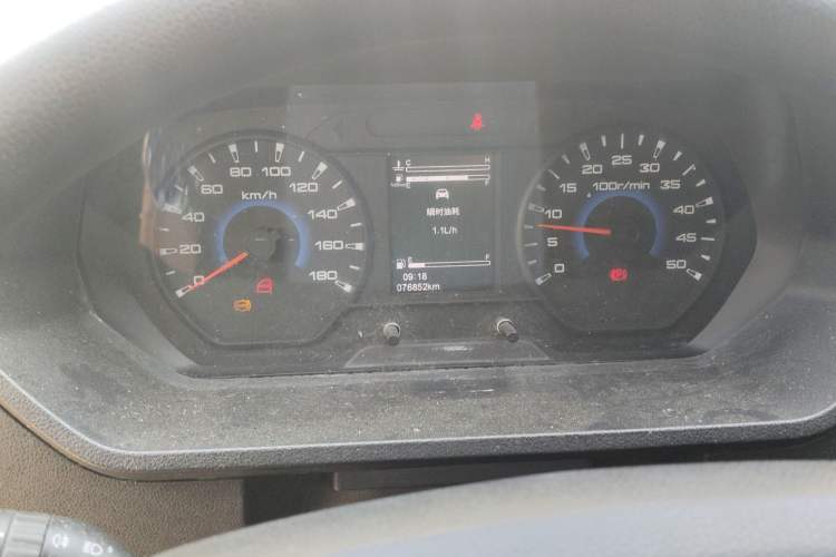 Used Iveco Daily 2024 2.5T A37M1 Mid-Range Commercial Vehicle Long Wheelbase Mid-Roof Design Single-Tire Side-Swing Door Instrument Cluster