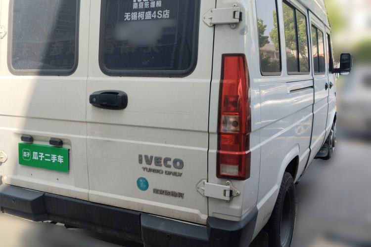 Used Iveco Daily 2024 2.5T A37M1 Mid-Range Commercial Vehicle Long Wheelbase Mid-Roof Design Single-Tire Side-Swing Door Rear Right 45 Deg