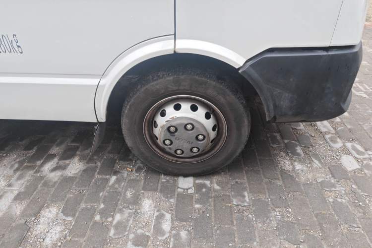 Used Iveco Daily  Right Front Wheel Hub