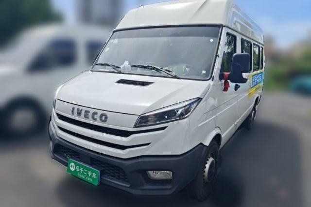 Used Iveco Daily A37M1 multipurpose passenger vehicle, 2.5T, manual transmission, medium wheelbase, medium roof, single rear tire