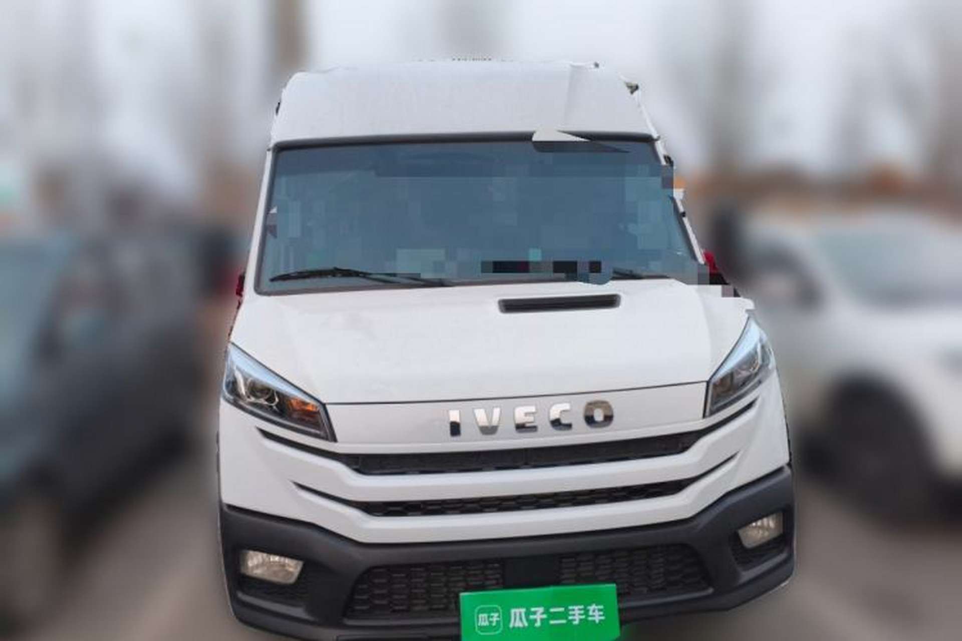 Used Iveco Daily 2025 2.5T V40 Van Transporter Enhanced Green Lane Version Long Wheelbase Mid-Roof Design Dual Tires Front