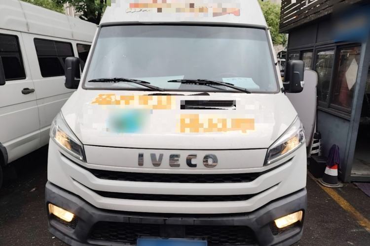 Used Iveco Daily 2025 2.5T A37M1 Multi-Purpose Passenger Vehicle Mid-Frame Mid-Roof Dual Tires Front