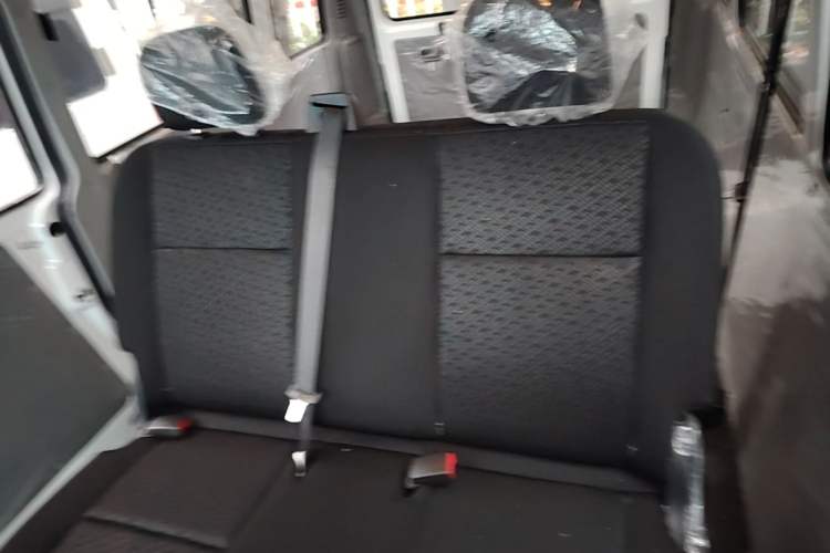 Used Iveco Daily 2025 2.5T A37M1 Multi-Purpose Passenger Vehicle Mid-Frame Mid-Roof Dual Tires Left Rear Seat