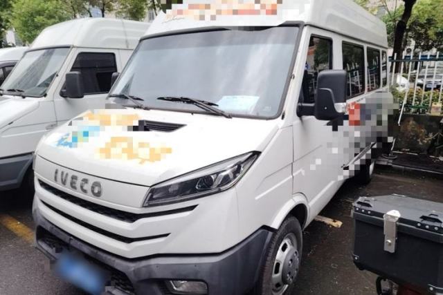 Used Iveco Daily 2025 2.5T A37M1 Multi-Purpose Passenger Vehicle Mid-Frame Mid-Roof Dual Tires