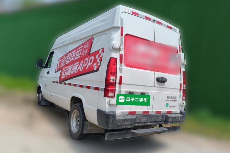 Used Iveco Daily 2025 2.5T V37 Van Transporter Green Lane Enhanced Version Mid-Chassis Mid-Roof Dual Tires Rear Left 45 Deg