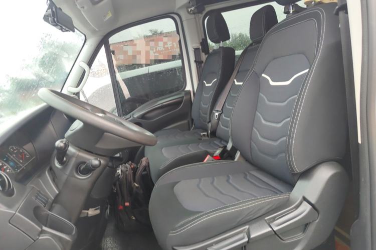 Used Iveco Eurocargo 2021 2.0T Manual Super-Rui Short Wheelbase Low-Roof Side-Hinged Door F1A Left Front Seat