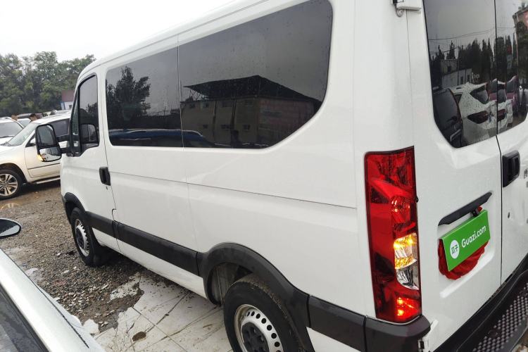 Used Iveco Eurocargo 2021 2.0T Manual Super-Rui Short Wheelbase Low-Roof Side-Hinged Door F1A Left Side