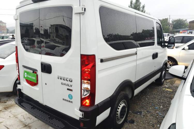 Used Iveco Eurocargo 2021 2.0T Manual Super-Rui Short Wheelbase Low-Roof Side-Hinged Door F1A Rear Right 45 Deg