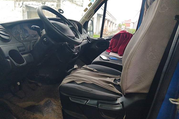 Used Iveco Eurocargo 2018 3.0T Short-Wheelbase Low-Roof Van F1C Driver Seat