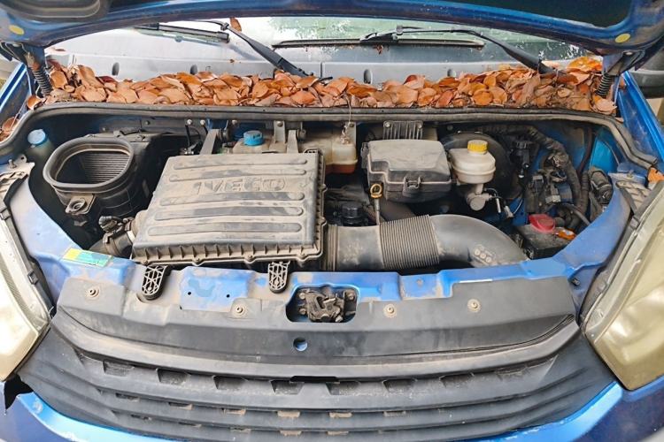 Used Iveco Eurocargo 2018 3.0T Short-Wheelbase Low-Roof Van F1C Engine Bay
