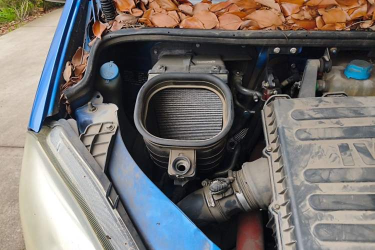 Used Iveco Eurocargo 2018 3.0T Short-Wheelbase Low-Roof Van F1C Engine Bay Right