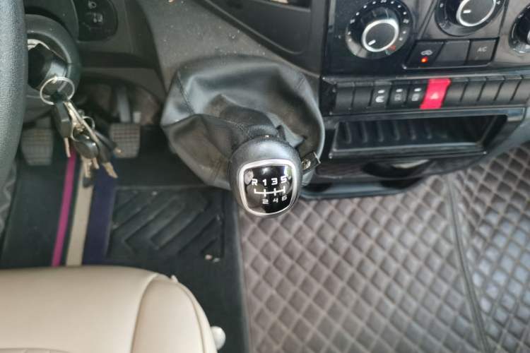 Used Iveco Eurocargo  Gear Lever