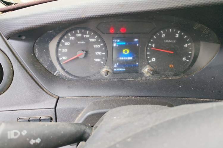 Used Iveco Eurocargo 2018 2.3T Short-Wheelbase Low-Roof Multi-Purpose Van with Side Sliding Door F1A Odometer Close Up