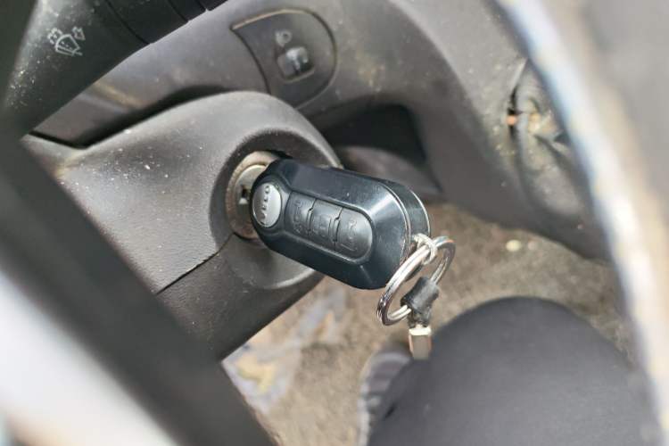 Used Iveco Eurocargo 2018 2.3T Short-Wheelbase Low-Roof Multi-Purpose Van with Side Sliding Door F1A Vehicle Key