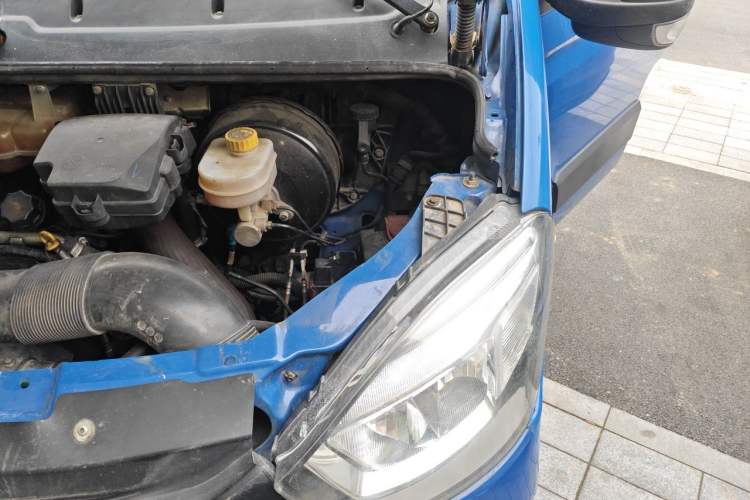 Used Iveco Eurocargo 2018 2.3T Long Wheelbase Short Overhang High-Roof Van F1A Engine Bay Left