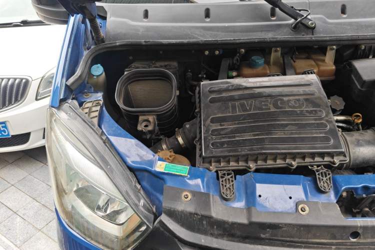 Used Iveco Eurocargo 2018 2.3T Long Wheelbase Short Overhang High-Roof Van F1A Engine Bay Right