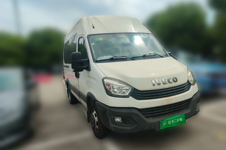 Used Iveco Eurocargo 2018 2.3T Long Wheelbase Short Overhang Multi-Purpose Vehicle with Side Sliding Door F1A Front Right 45 Deg