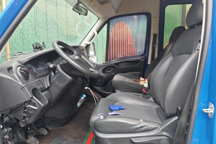 Used Iveco Eurocargo 2018 2.3T Long Wheelbase Short Overhang High-Roof Van F1A Left Front Seat