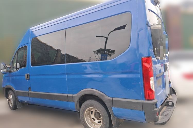Used Iveco Eurocargo 2018 2.3T Long Wheelbase Short Overhang High-Roof Van F1A Rear Left 45 Deg