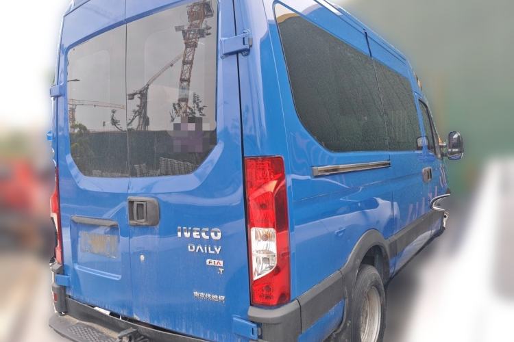 Used Iveco Eurocargo 2018 2.3T Long Wheelbase Short Overhang High-Roof Van F1A Rear Right 45 Deg