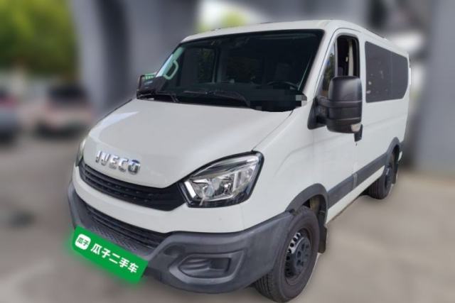Used Iveco Eurocargo Iveco Ousheng 2.3T diesel, short wheelbase, low-roof multipurpose vehicle (7 seats)
