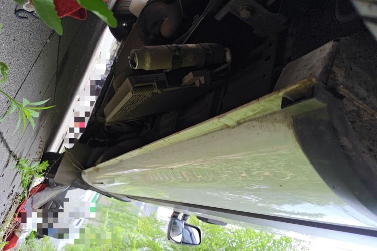 Used Iveco Eurocargo 2018 3.0T Short-Wheelbase Low-Roof Multi-Function Vehicle with Side Sliding Door F1C Chassis Rear Right