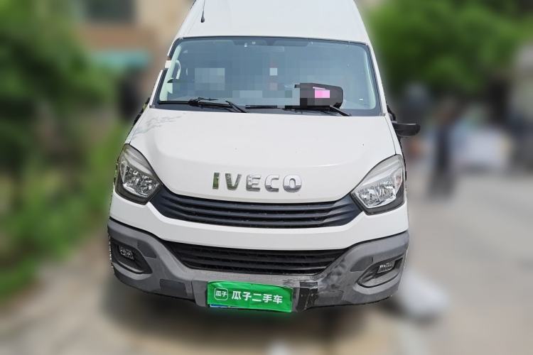Used Iveco Eurocargo 2018 3.0T Short-Wheelbase Low-Roof Multi-Function Vehicle with Side Sliding Door F1C Front