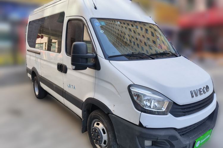 Used Iveco Eurocargo 2018 2.3T Long Wheelbase Short Overhang Multi-Purpose Vehicle with Side Sliding Door F1A Front Right 45 Deg