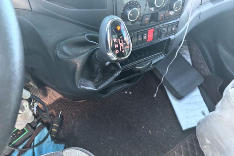 Used Iveco Eurocargo  Gear Lever