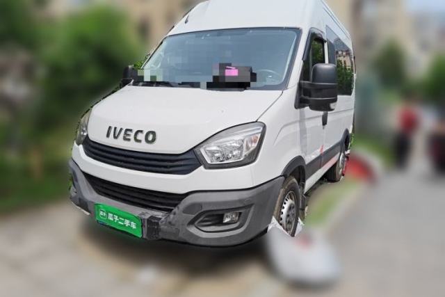 Used Iveco Eurocargo 2018 3.0T Short-Wheelbase Low-Roof Multi-Function Vehicle with Side Sliding Door F1C
