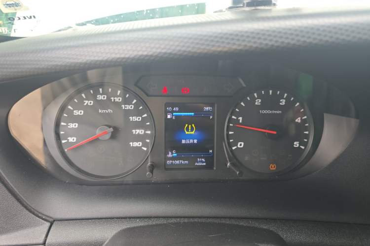 Used Iveco Eurocargo 2018 2.3T Long Wheelbase Short Overhang Multi-Purpose Vehicle with Side Sliding Door F1A Instrument Cluster