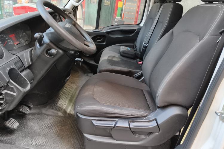 Used Iveco Eurocargo 2018 2.3T Long Wheelbase Short Overhang Multi-Purpose Vehicle with Side Sliding Door F1A Left Front Seat