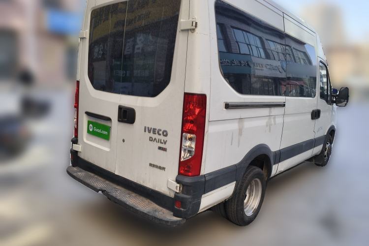 Used Iveco Eurocargo 2018 2.3T Long Wheelbase Short Overhang Multi-Purpose Vehicle with Side Sliding Door F1A Rear Right 45 Deg