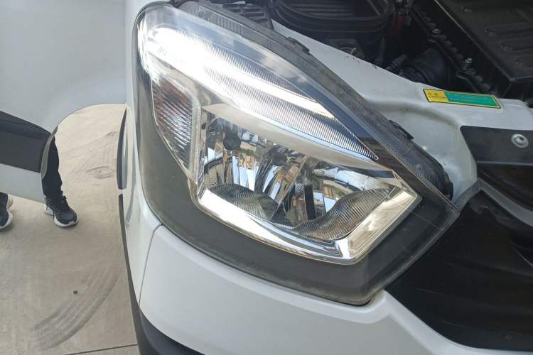 Used Iveco Eurocargo  Right Front Headlight