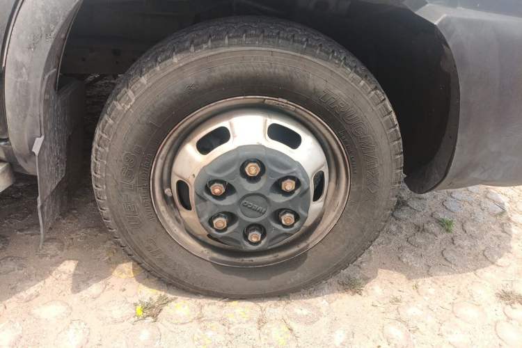Used Iveco Eurocargo  Right Front Wheel Hub