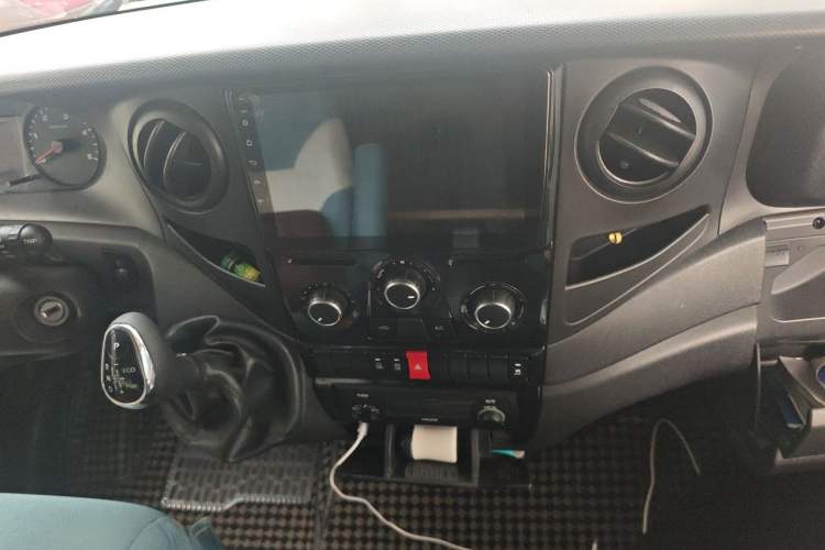 Used Iveco Eurocargo  Audio And AC Panel