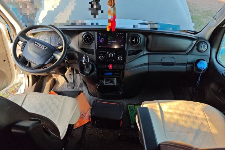 Used Iveco Eurocargo  Center Console