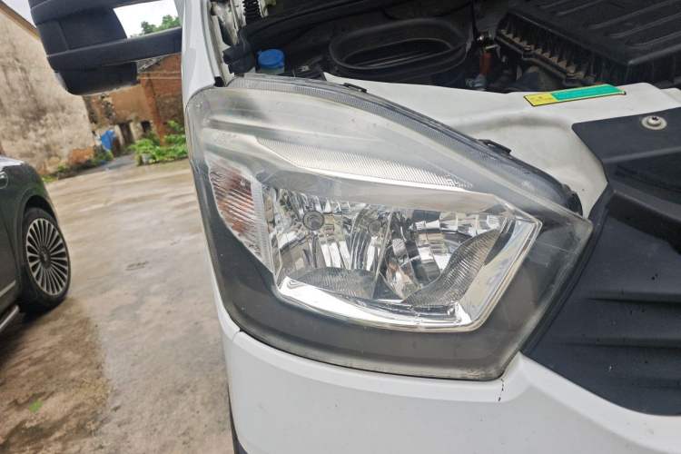 Used Iveco Eurocargo  Right Front Headlight