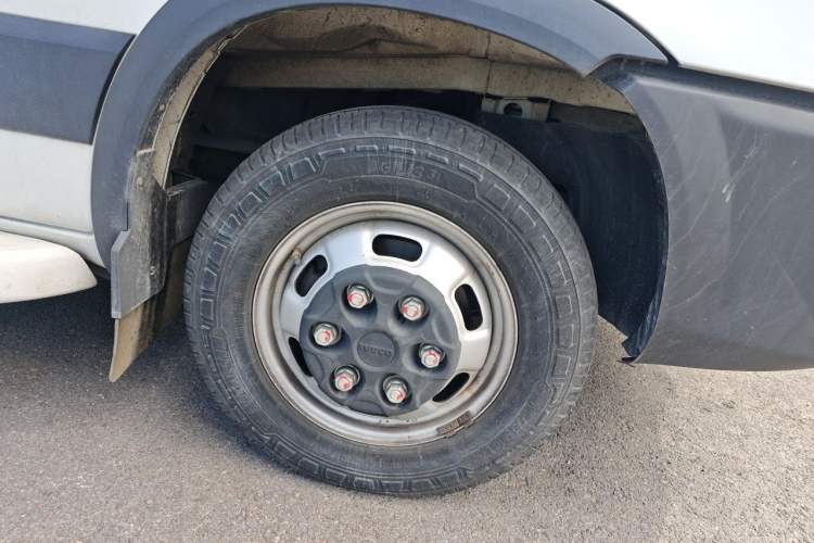 Used Iveco Eurocargo  Right Front Wheel Hub