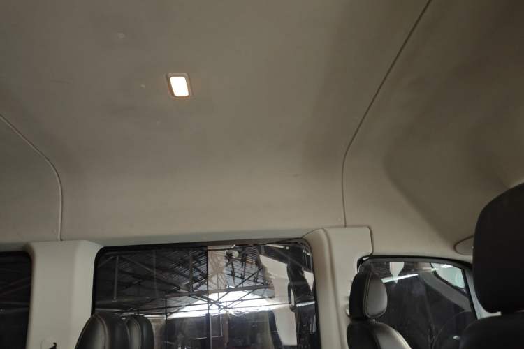 Used Iveco Eurocargo 2020 3.0T Automatic Chao Rui Short Wheelbase High-Roof F1C Headliner