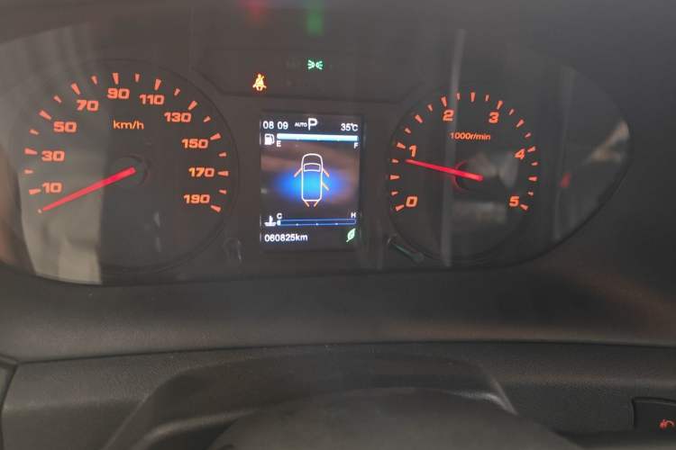 Used Iveco Eurocargo 2020 3.0T Automatic Chao Rui Short Wheelbase High-Roof F1C Instrument Cluster