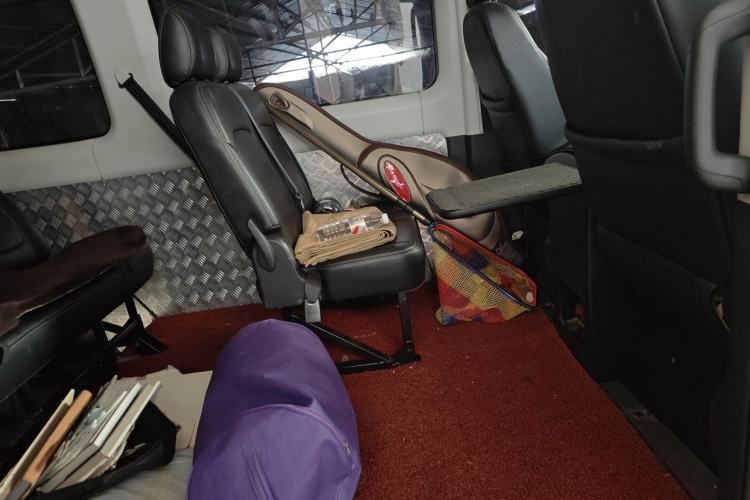 Used Iveco Eurocargo 2020 3.0T Automatic Chao Rui Short Wheelbase High-Roof F1C Left Rear Seat