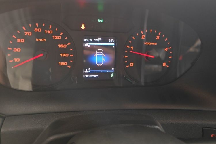 Used Iveco Eurocargo 2020 3.0T Automatic Chao Rui Short Wheelbase High-Roof F1C Odometer Close Up