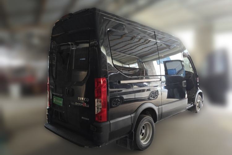 Used Iveco Eurocargo 2020 3.0T Automatic Chao Rui Short Wheelbase High-Roof F1C Rear Right 45 Deg