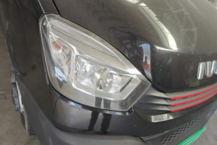 Used Iveco Eurocargo 2020 3.0T Automatic Chao Rui Short Wheelbase High-Roof F1C Right Front Headlight
