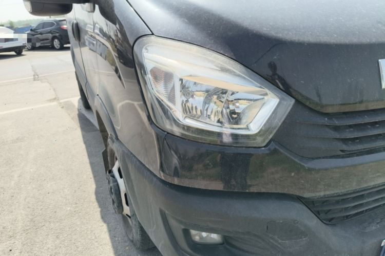 Used Iveco Eurocargo 2020 2.3T Manual Super Rui Long Wheelbase Short Overhang High Roof China VI F1A Right Front Headlight