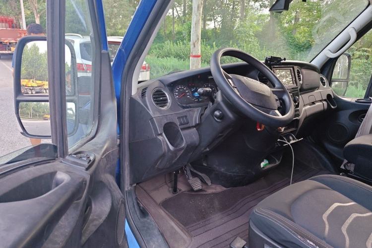 Used Iveco Eurocargo 2020 3.0T Automatic Chao Rui Long Wheelbase Short Overhang High Roof F1C Driver Seat