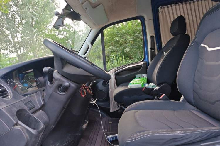 Used Iveco Eurocargo 2020 3.0T Automatic Chao Rui Long Wheelbase Short Overhang High Roof F1C Left Front Seat